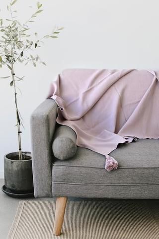 Jamie Kay 	TASSEL BLANKET - OLD ROSE