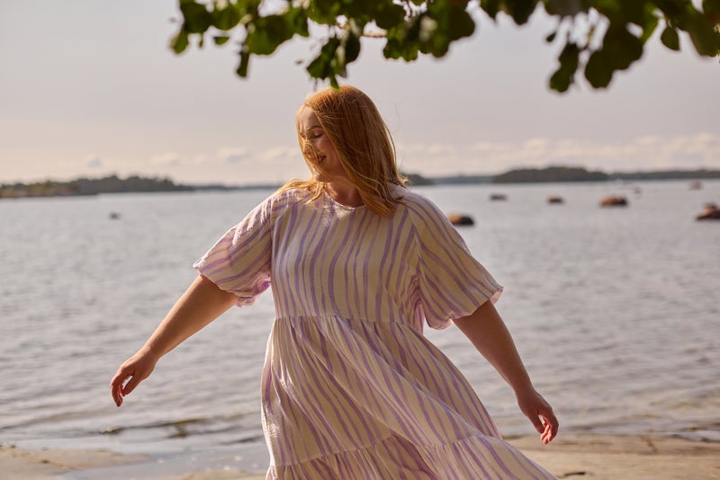 Metsola   ALLEY PUFF SLEEVE MIDI DRESS | LILY