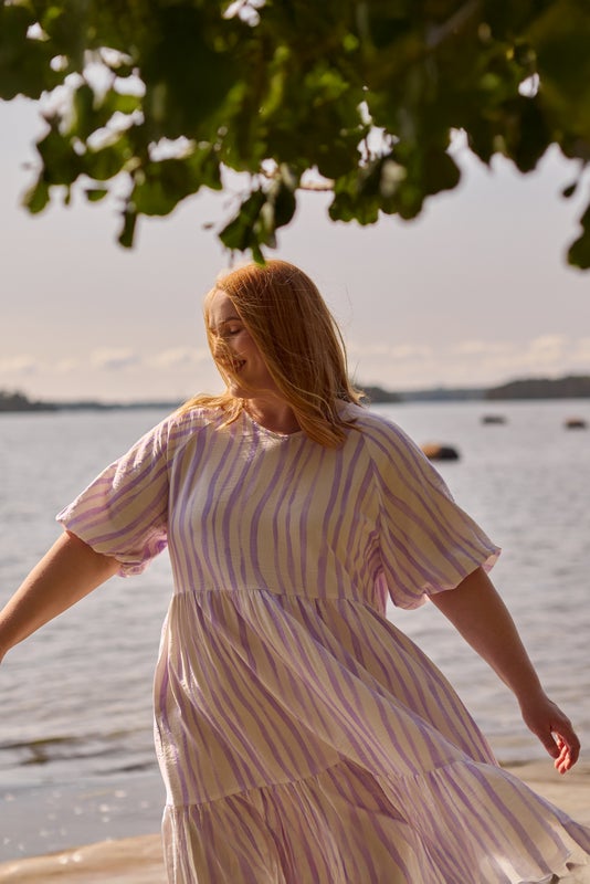 Metsola   ALLEY PUFF SLEEVE MIDI DRESS | LILY