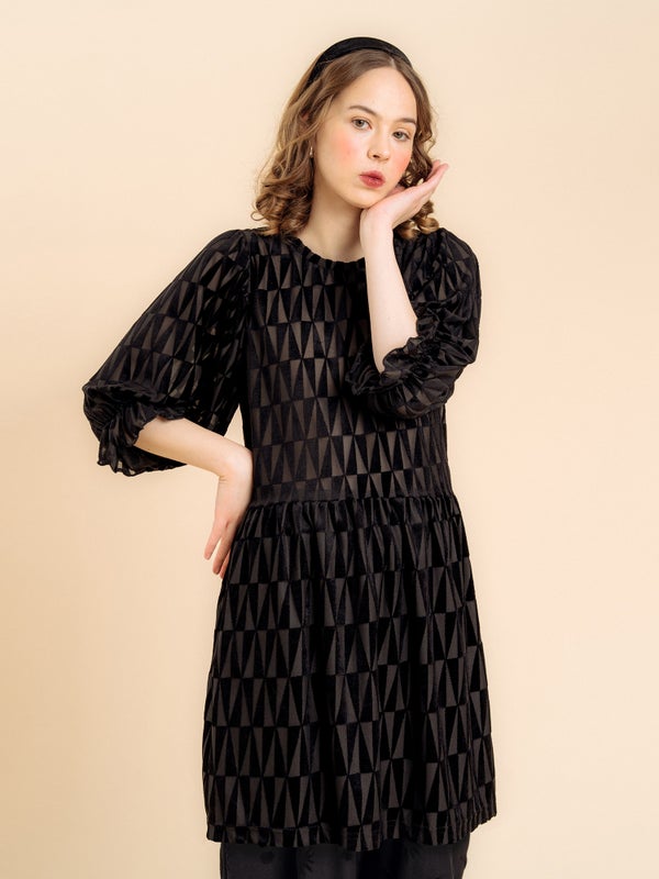 Aarre Harley Mekko, Circus Black