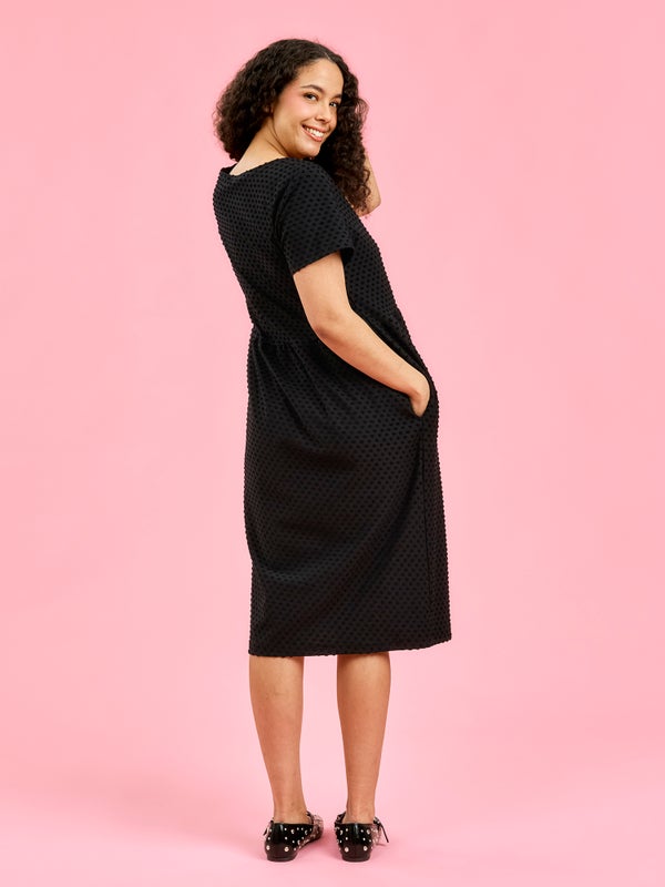 Aarre  Larissa Mekko, Musta Dot