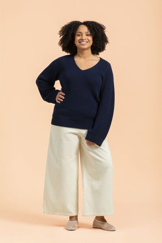 Kaiko  V-neck Jumper, Navy